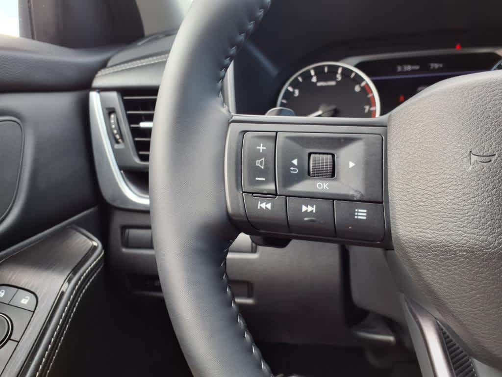 2025 Nissan Rogue SV photo 22