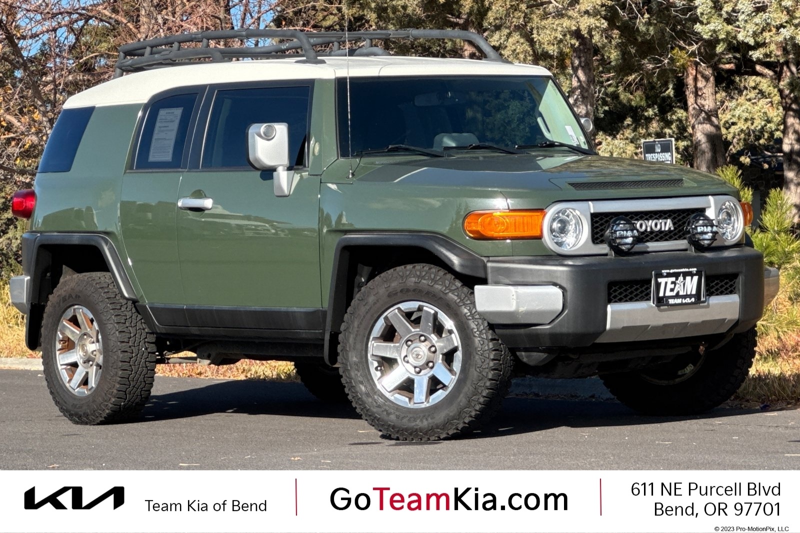 2014 Toyota FJ Cruiser Base's photo