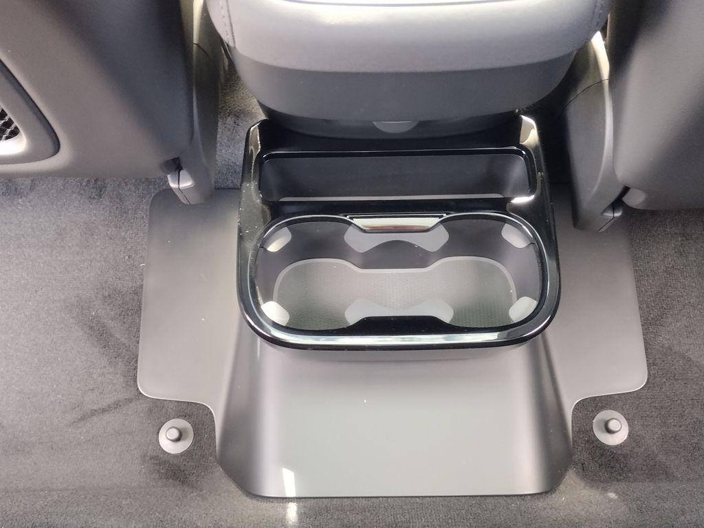 2026 VOLVO XC90 - Image 24