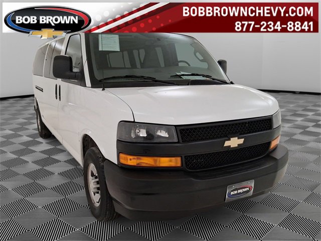 2022 Chevrolet Express Passenger LS's photo