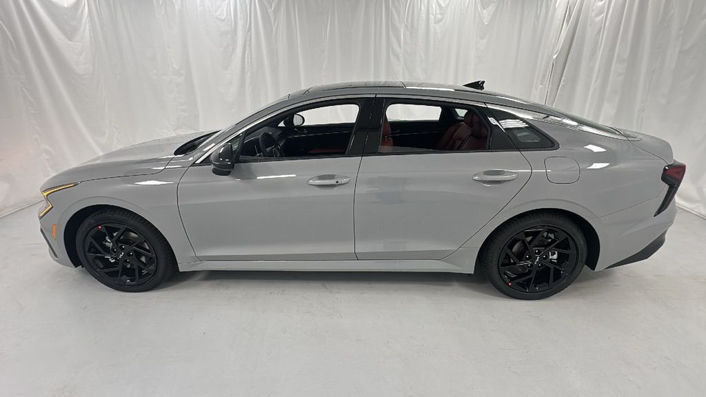 2026 Kia K5 GT-Line photo 6