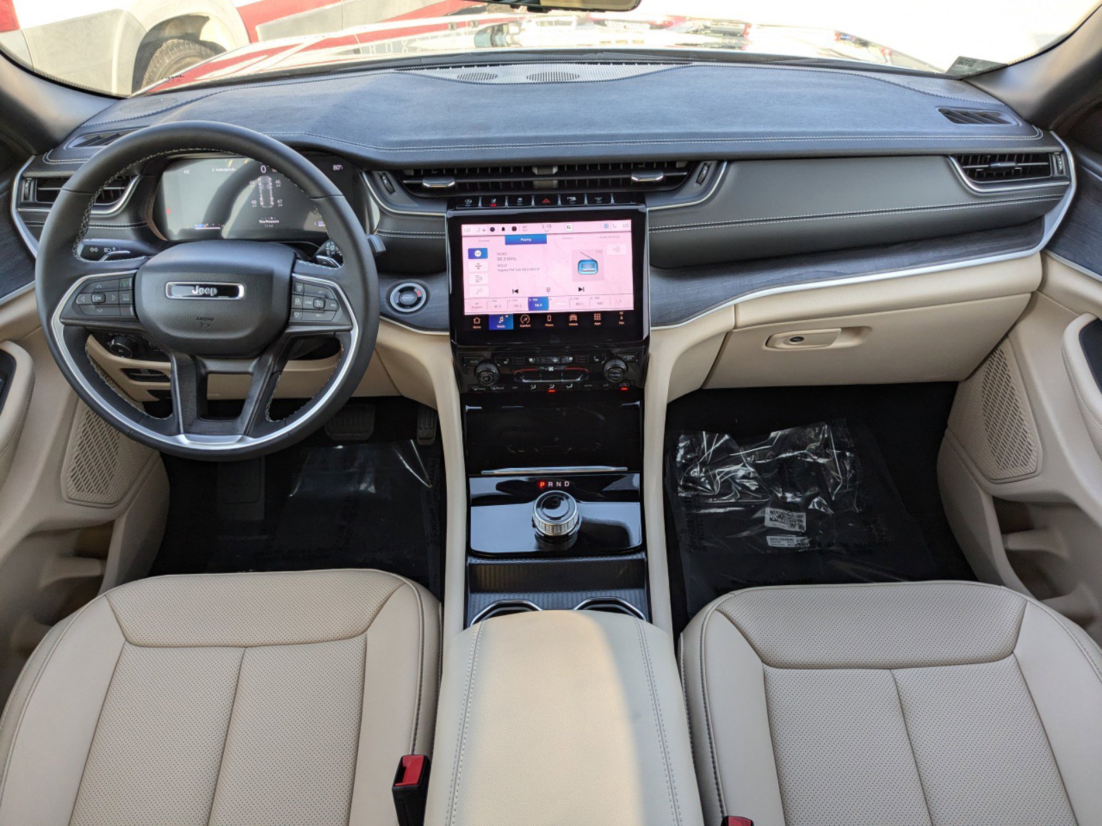 2025 Jeep Grand Cherokee Limited photo 15