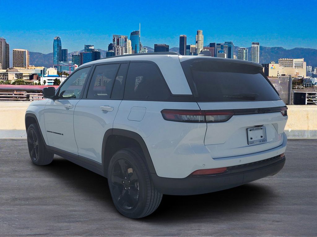 2025 Jeep Grand Cherokee Altitude X photo 3