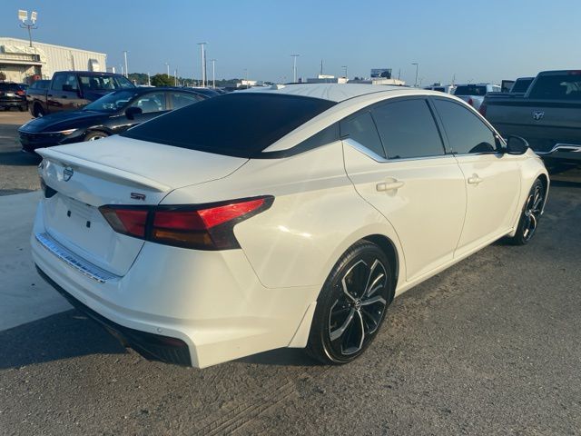 2023 Nissan Altima 2.5 SR photo 4