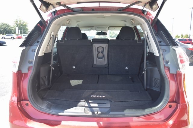 2016 Nissan Rogue SV photo 11
