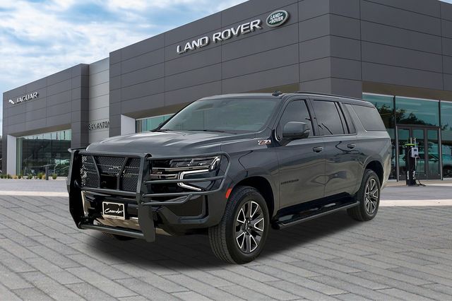 2022 Chevrolet Suburban Z71's photo