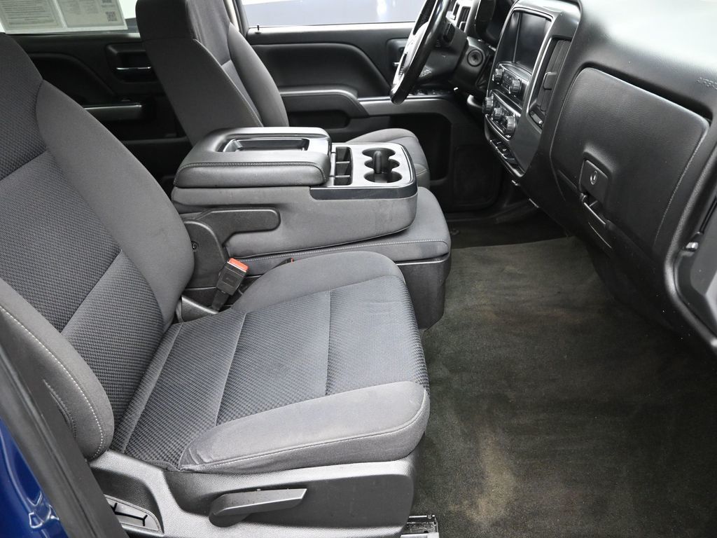 2018 Chevrolet Silverado 1500 LT photo 5