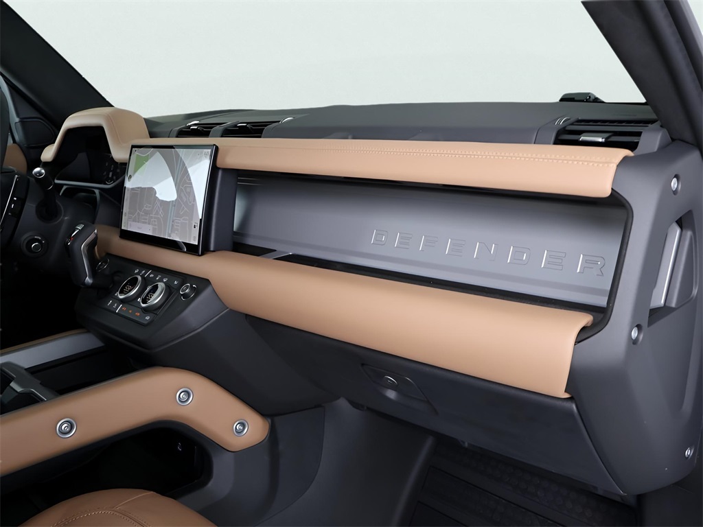 2025 Land Rover Defender 130 V8 photo 10