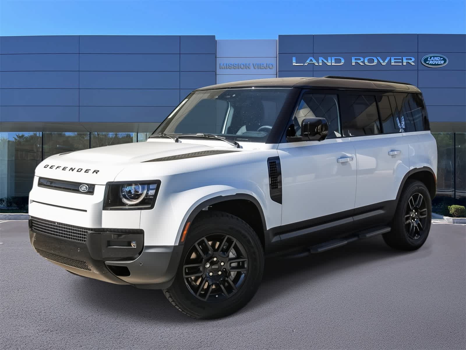 2026 Land Rover Defender S's photo