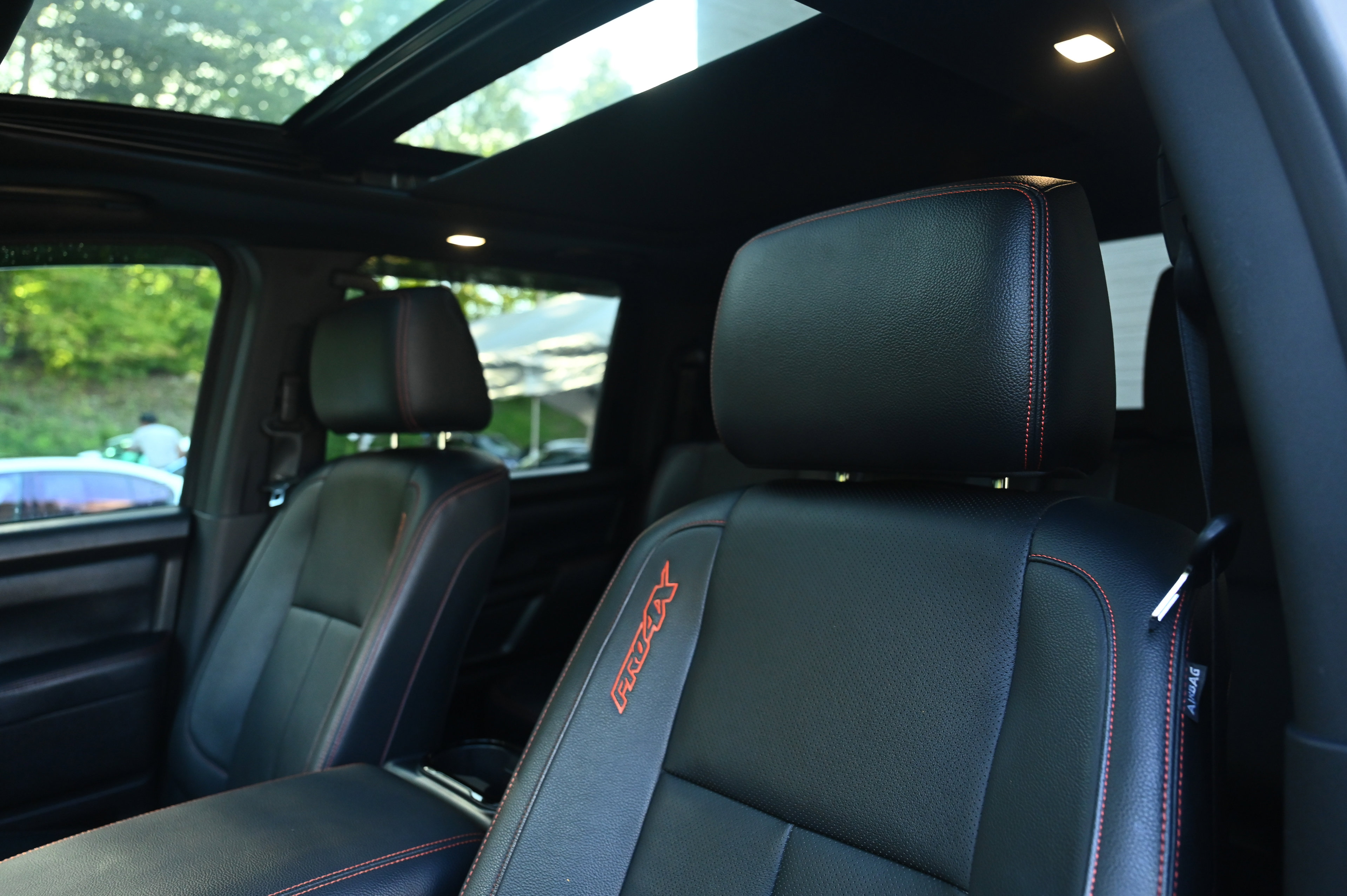 2024 Nissan Titan PRO-4X photo 20