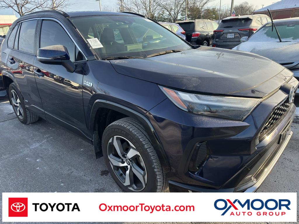 2023 Toyota RAV4 SE's photo