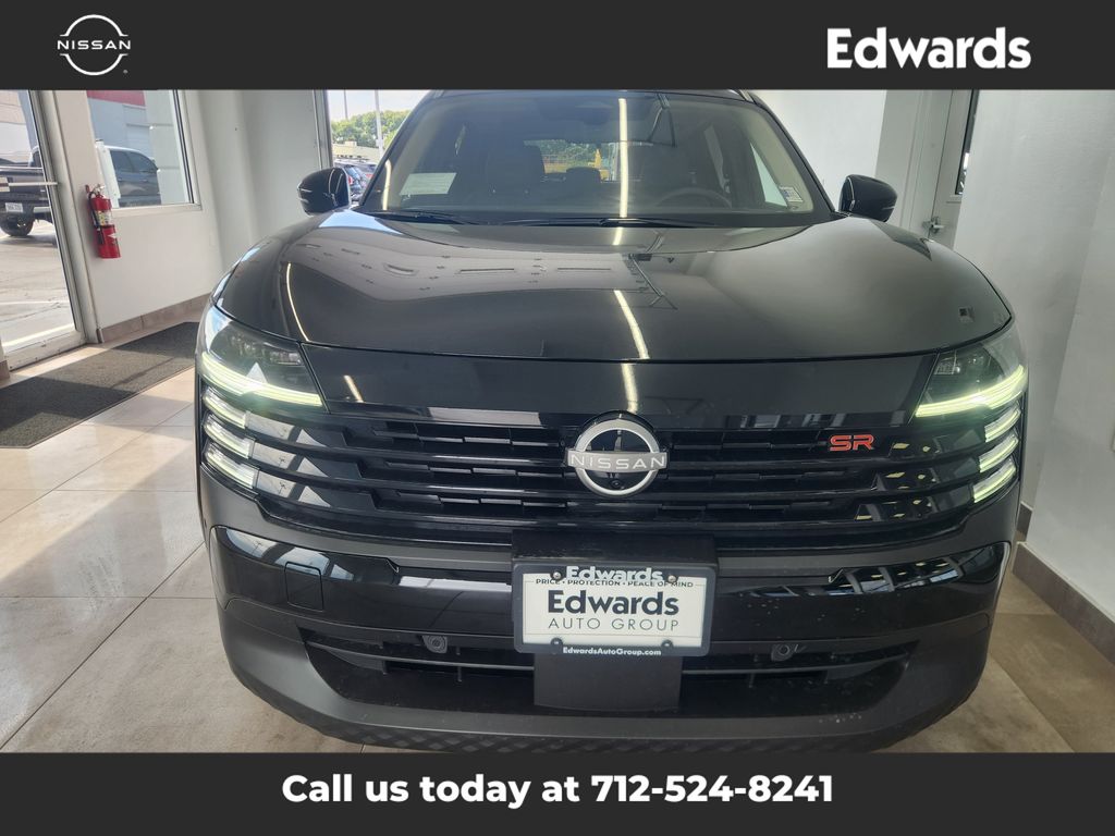 2025 Nissan Kicks SR photo 3