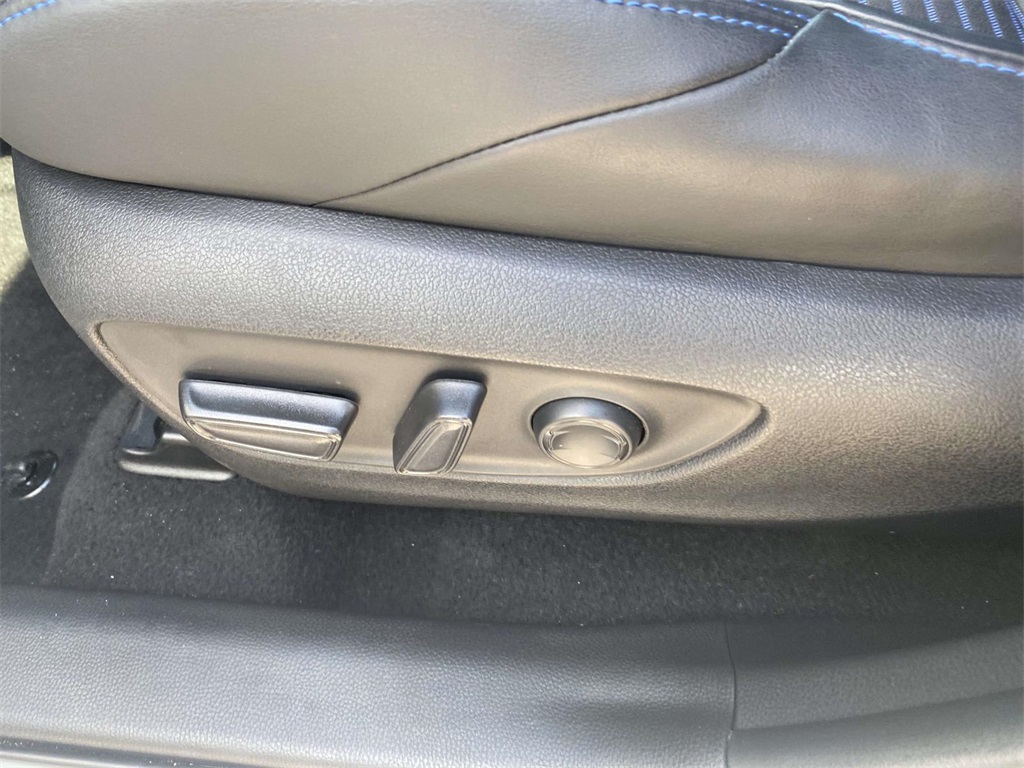 2022 Toyota RAV4 Hybrid XSE photo 9