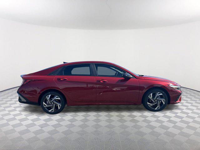 2025 Hyundai Elantra SEL Sport photo 4