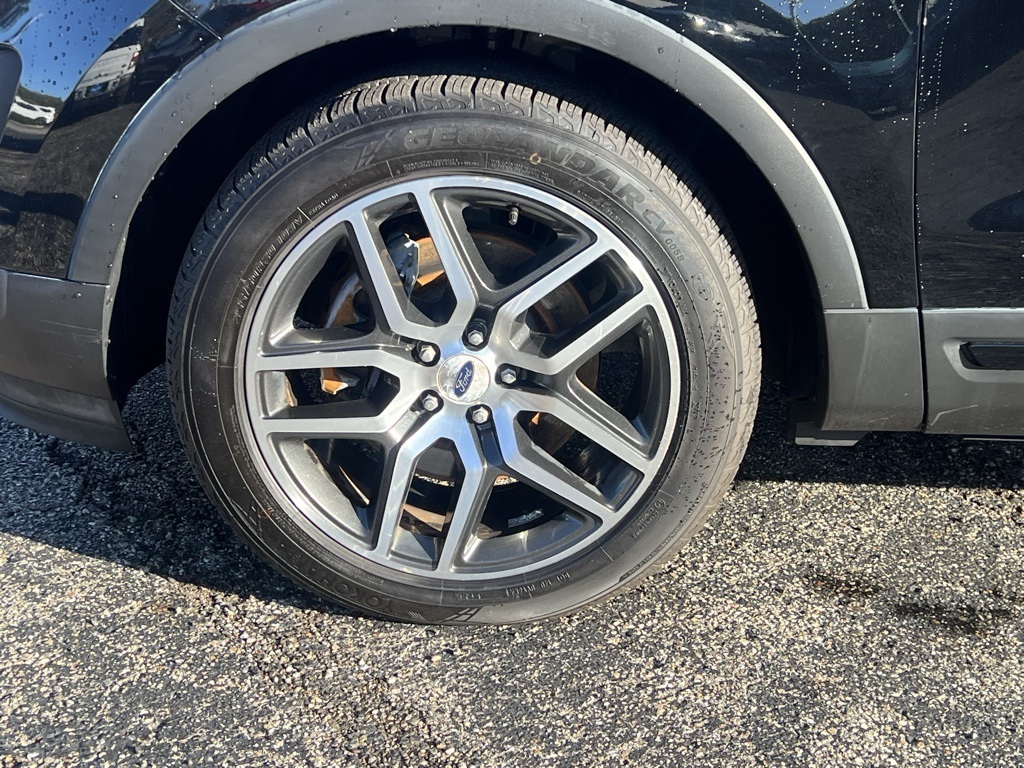 2017 Ford Explorer Sport photo 4