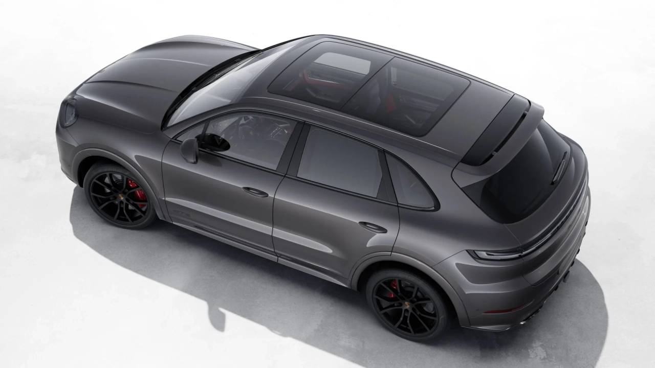 2026 Porsche Cayenne GTS photo 4