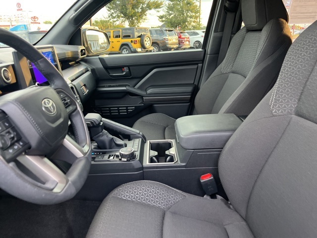 2025 Toyota 4Runner SR5 photo 7