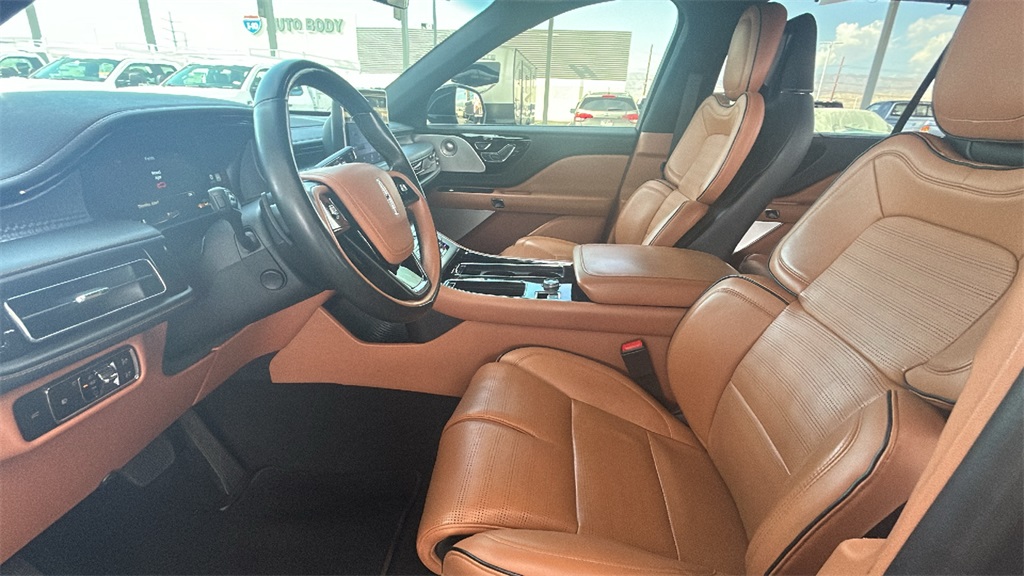 2023 Lincoln Aviator Black Label photo 5