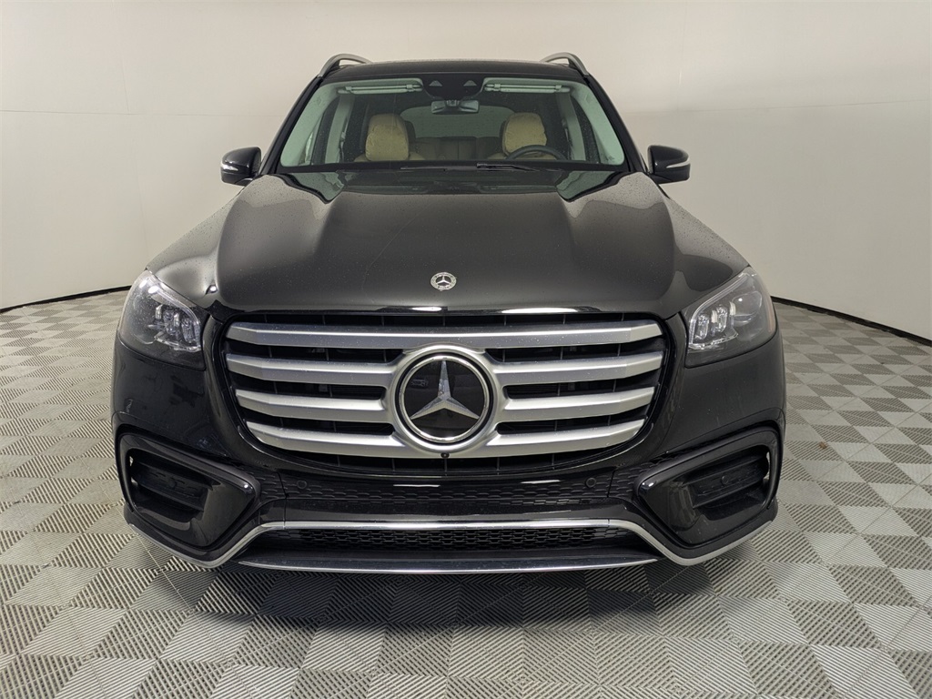 2026 Mercedes Benz GLS 450 4MATIC photo 2