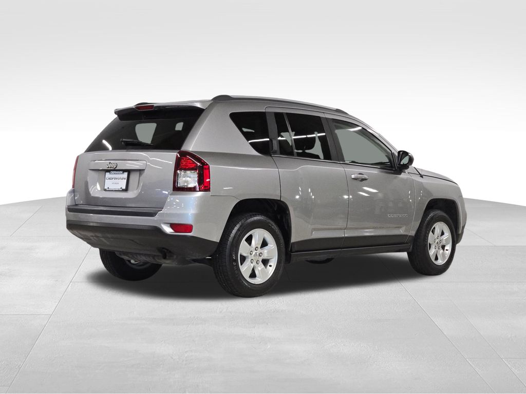 2015 Jeep Compass Sport photo 3