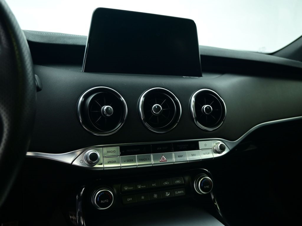 2020 Kia Stinger GT2 photo 15