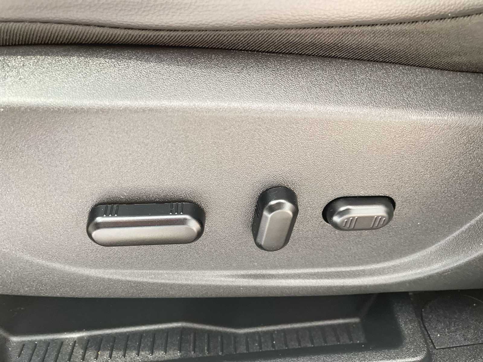 2019 Ford Escape SEL photo 28