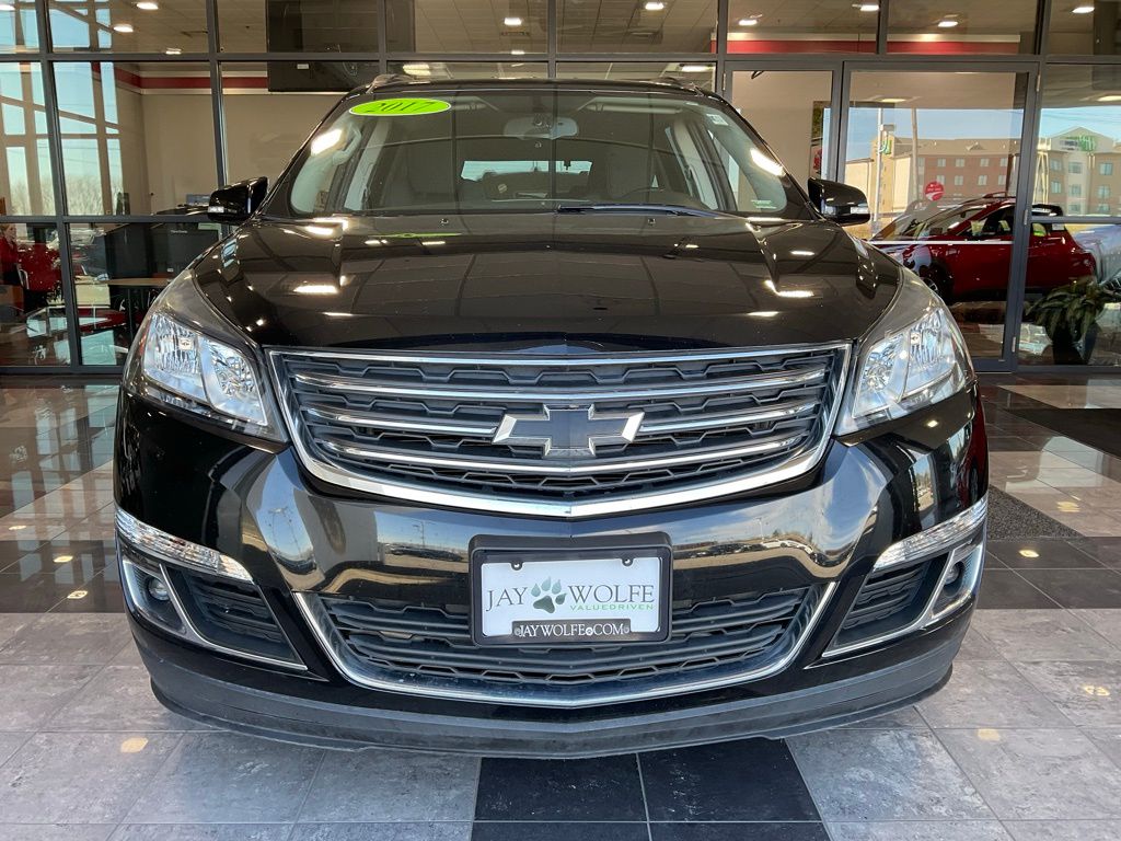 Used 2017 Chevrolet Traverse 1LT with VIN 1GNKRGKD3HJ340831 for sale in Kansas City