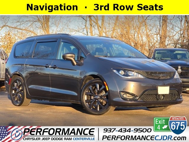2019 Chrysler Pacifica Touring L's photo