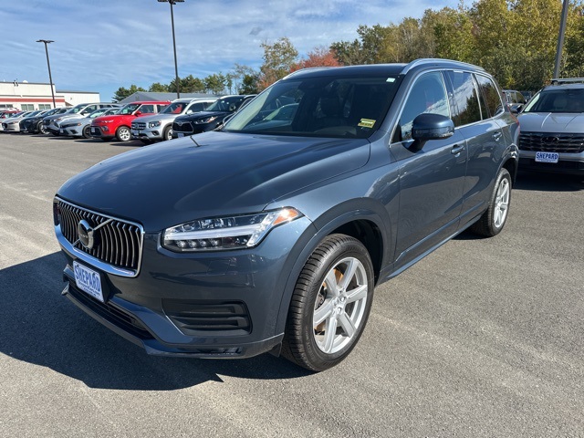 2022 Volvo XC90 T6 Momentum photo 3