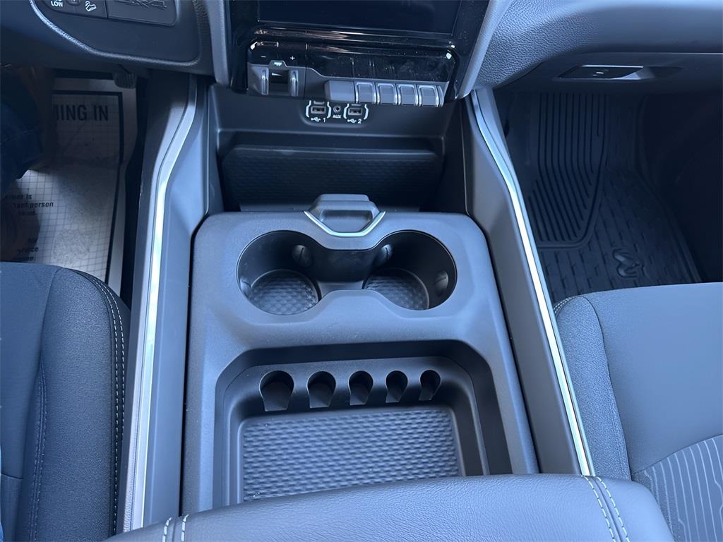 2024 Ram 2500 Big Horn photo 14