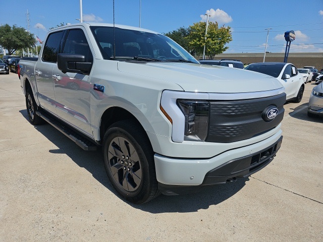 2024 Ford F-150 Lightning photo 5