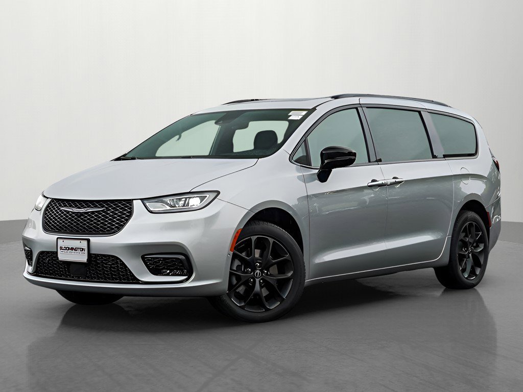 2026 Chrysler Pacifica Limited's photo