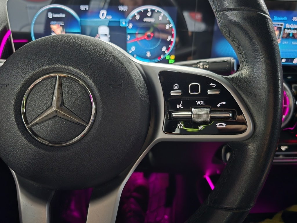 2020 Mercedes Benz GLB 250 photo 17