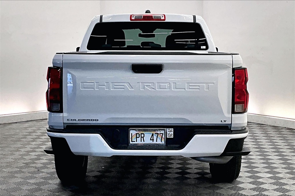 2024 Chevrolet Colorado LT photo 3