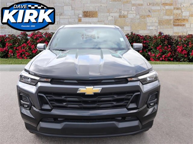 2025 Chevrolet Colorado Work Truck LT photo 2