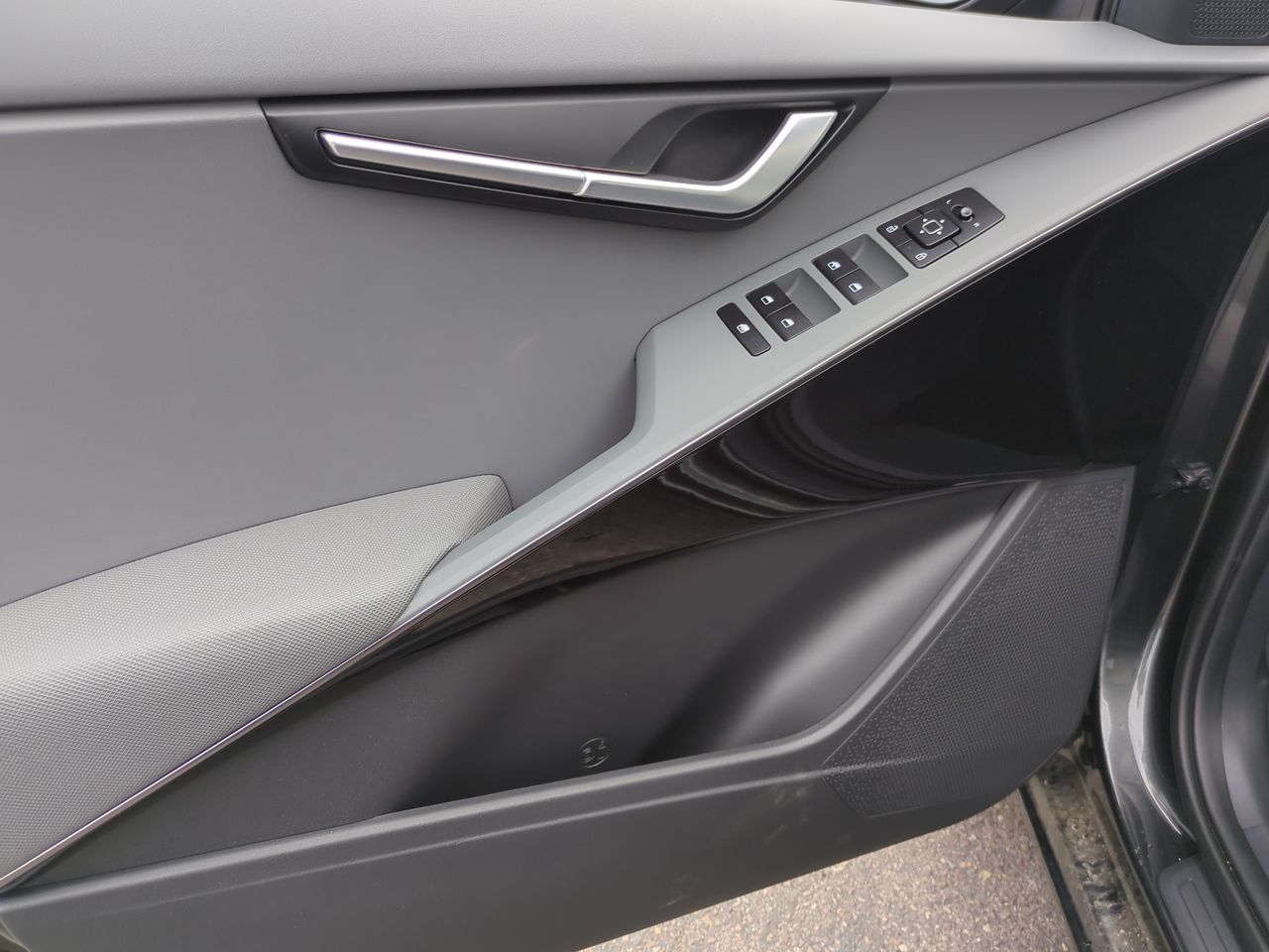 2025 Kia Niro EX photo 21