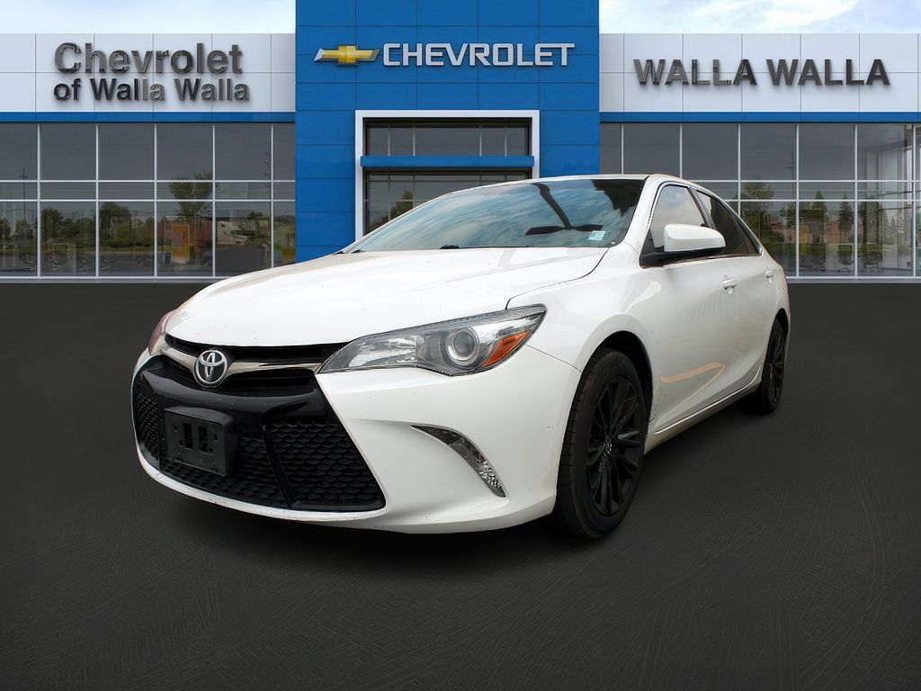 2016 Toyota Camry SE photo 3