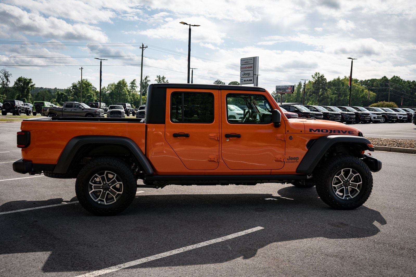 2025 Jeep Gladiator Mojave photo 11