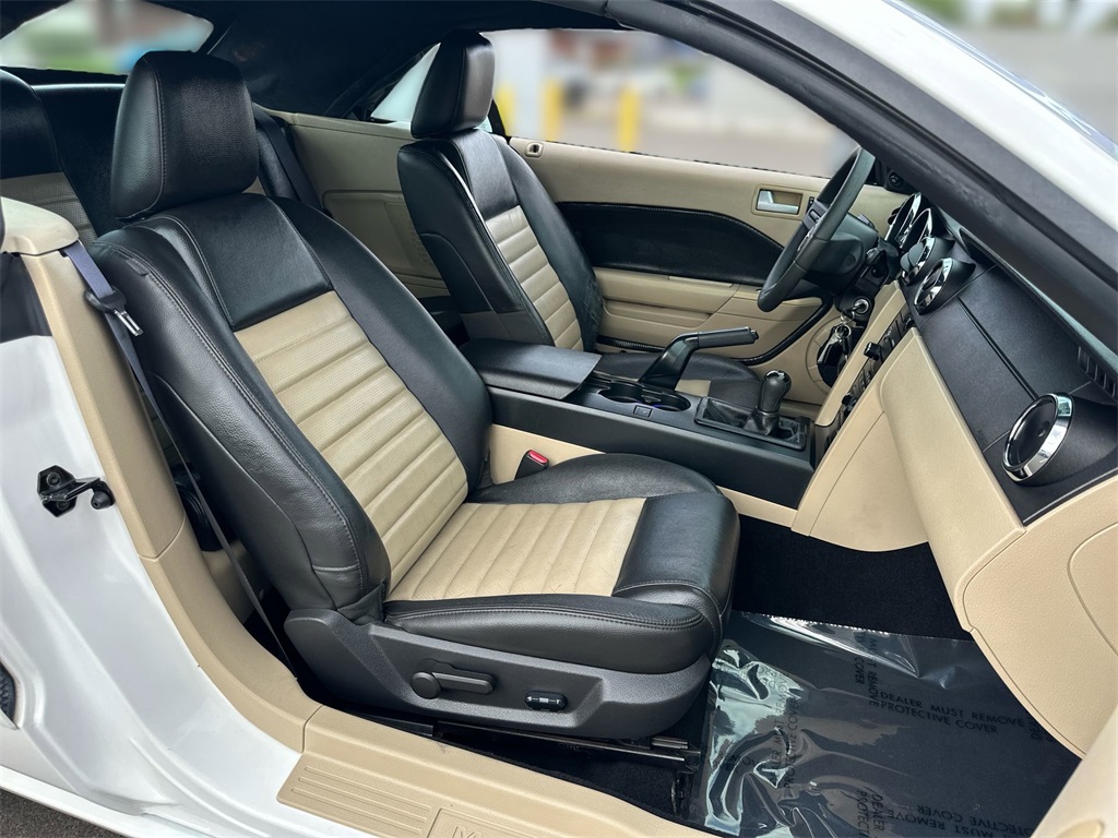 2008 Ford Mustang GT Premium photo 34