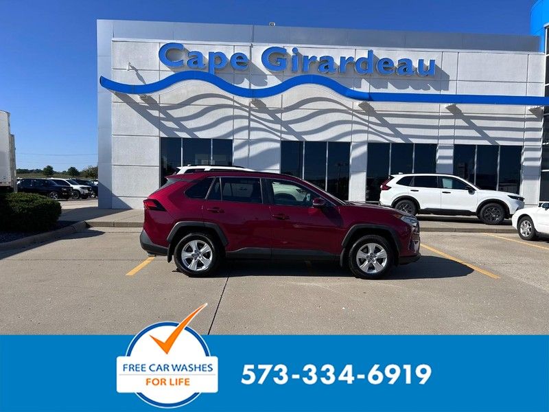 2019 Toyota RAV4 XLE's photo