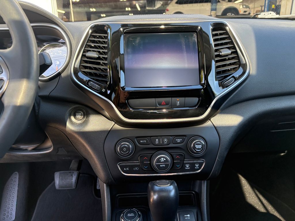 2022 Jeep Cherokee Limited photo 18