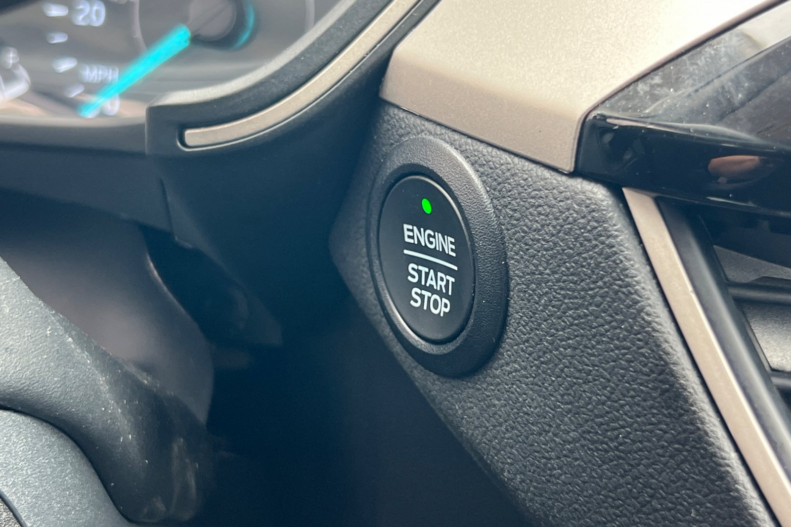 2022 Ford Escape SE photo 16