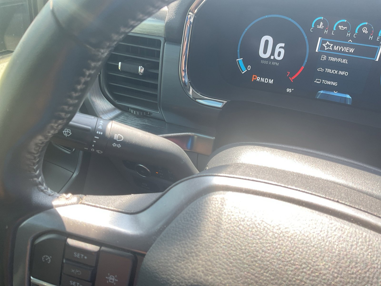 2021 Ford F-150 Lariat photo 22