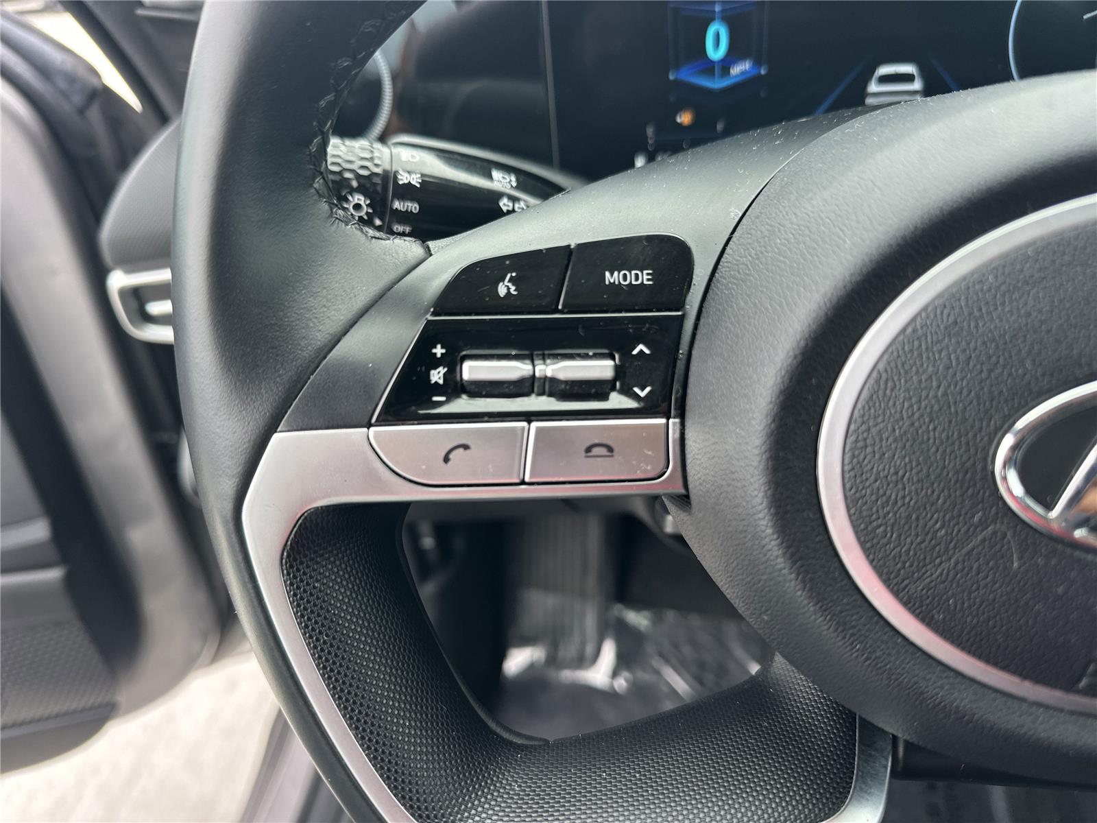 2023 Hyundai Elantra SEL photo 8
