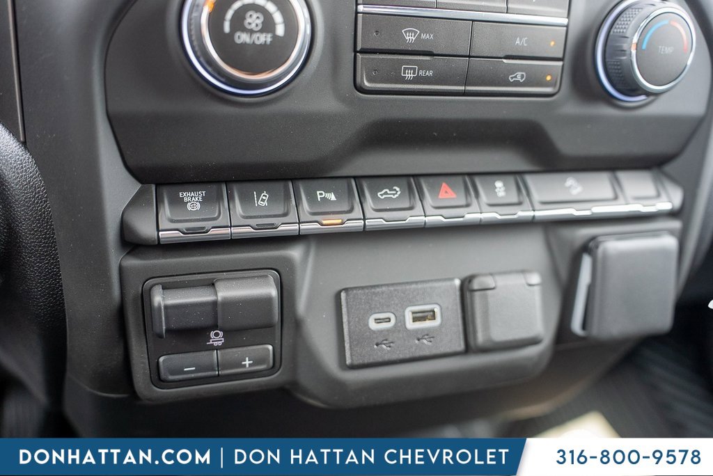 2025 Chevrolet Silverado 2500HD Custom photo 10