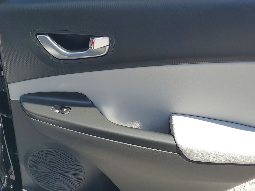 2023 Hyundai Kona Limited photo 39