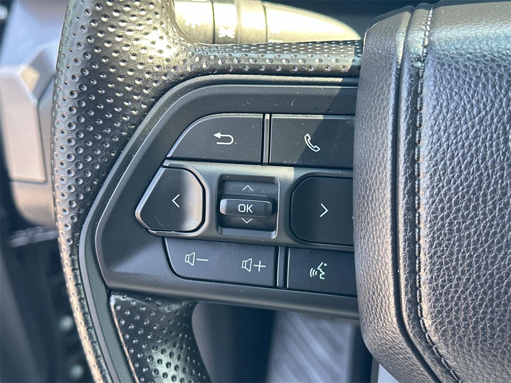 2025 Toyota Tacoma SR5 photo 24