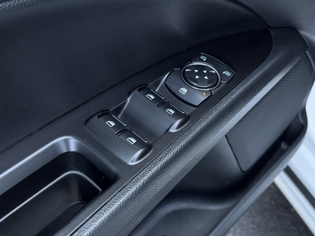 2020 Ford Fusion SEL photo 9
