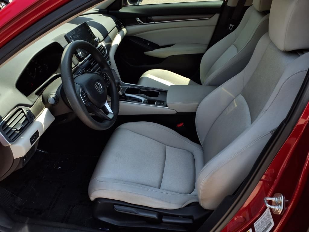 2018 Honda Accord LX photo 13