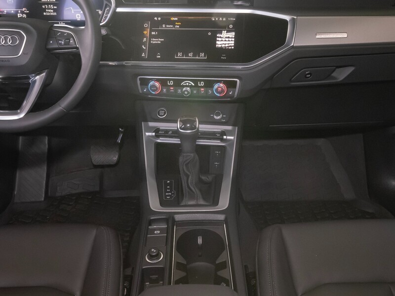 2024 Audi Q3 45 TFSI S line Premium photo 27